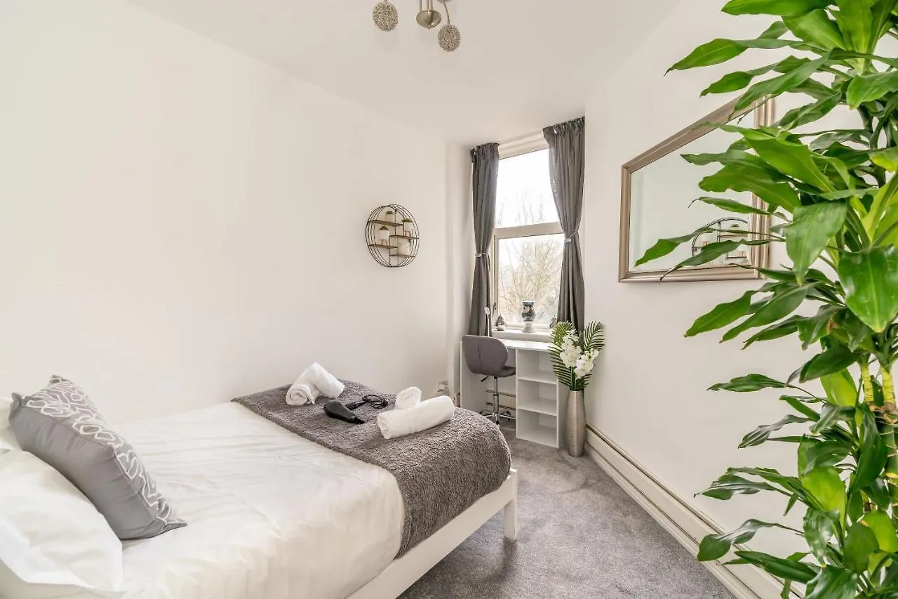 Charming 1 Bedroom Apartment - Edinburgh